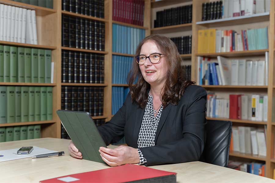 Rechtsanwältin und Notarin Barbara Croll