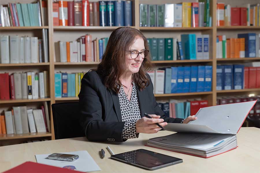 Rechtsanwältin und Notarin Barbara Croll