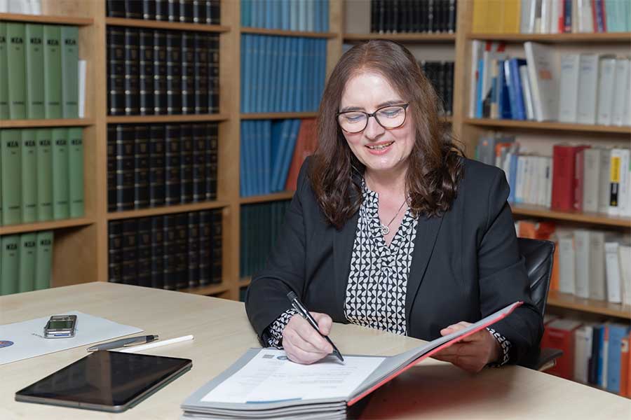 Rechtsanwältin und Notarin Barbara Croll