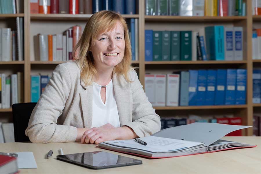 Rechtsanwältin und Notarin Sabrina Deiseroth